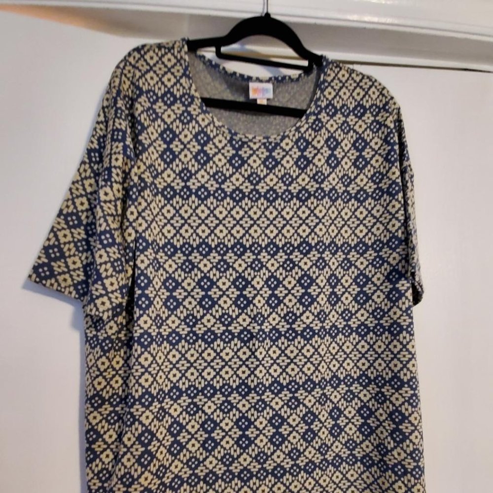NWOT LuLaRoe  Irma shirt 3XL